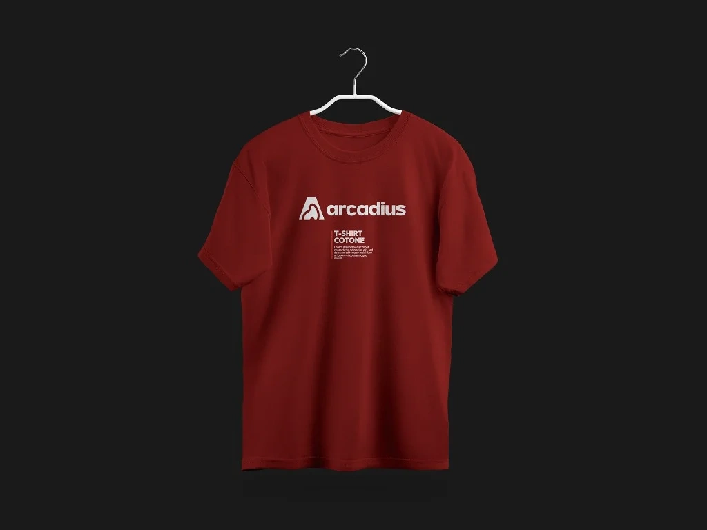 T-shirt rosso intenso con logo e monogramma Arcadius stampati in bianco